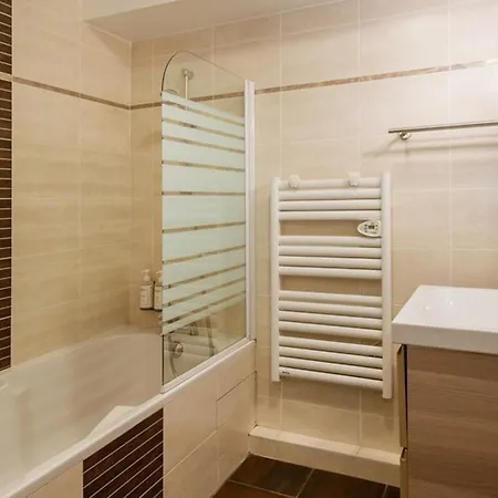 Apartment Spacieux 3 Pieces Pour 4-6 Pers. Expose Ouest, Proche Telecabine Et Commerces, Animaux Acceptes - Fr-1-263-208